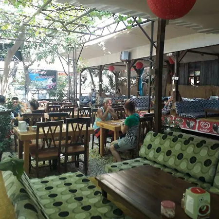 Zakkum Homestay *