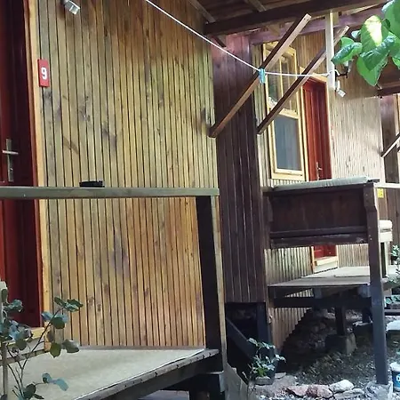 Homestay Zakkum *